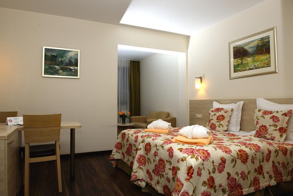 Hotel Nad Przelomem Сромовце-Нижне Экстерьер фото