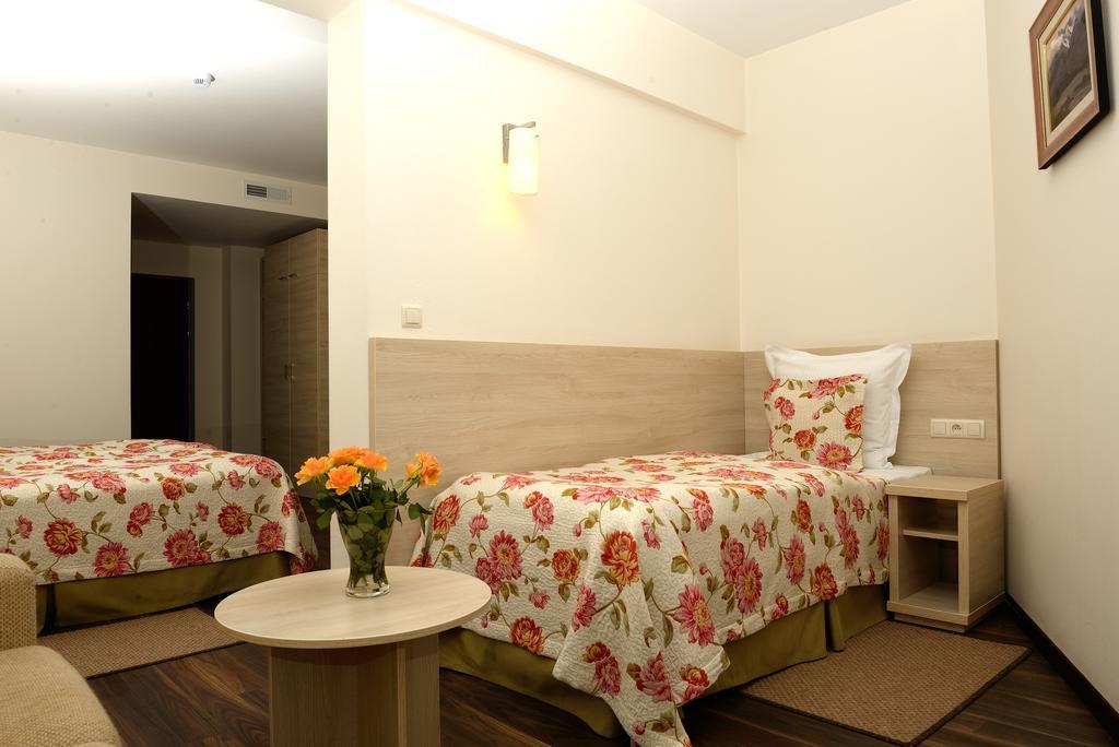 Hotel Nad Przelomem Сромовце-Нижне Экстерьер фото